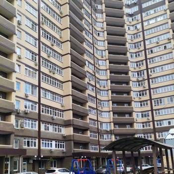 Продается 1-комнатная квартира, 42 м²