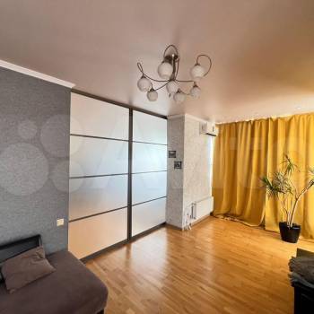 Продается 1-комнатная квартира, 50 м²