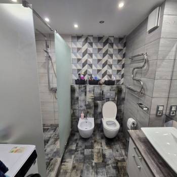 Продается Многокомнатная квартира, 96,4 м²