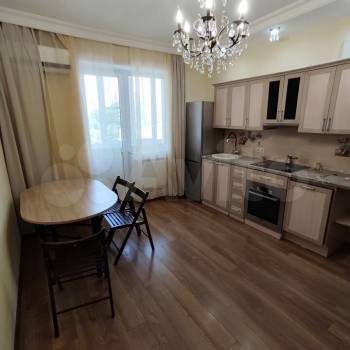 Сдается 1-комнатная квартира, 38 м²