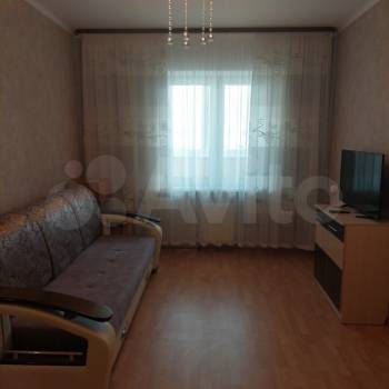 Сдается 1-комнатная квартира, 42 м²