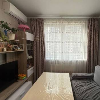 Продается 1-комнатная квартира, 35 м²