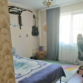 Продается Многокомнатная квартира, 76 м²
