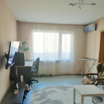 Продается Многокомнатная квартира, 76 м²