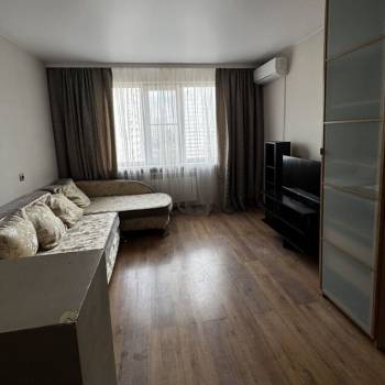 Сдается 1-комнатная квартира, 38 м²