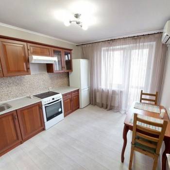 Сдается 1-комнатная квартира, 38 м²