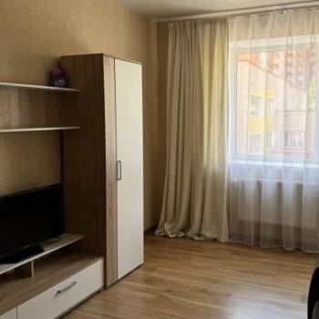 Сдается 1-комнатная квартира, 42 м²