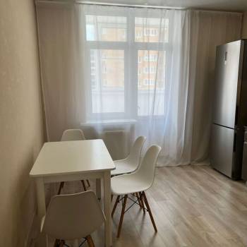 Сдается 1-комнатная квартира, 43 м²