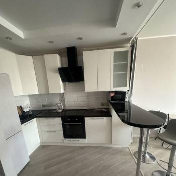 Сдается 1-комнатная квартира, 49 м²