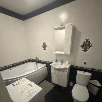 Сдается 1-комнатная квартира, 49 м²