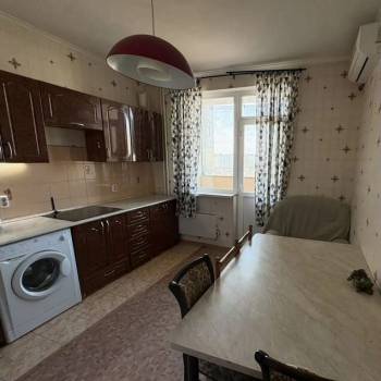 Сдается Многокомнатная квартира, 68 м²