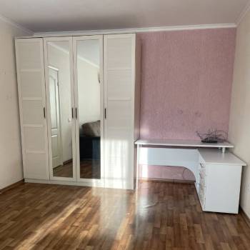 Продается 1-комнатная квартира, 37,5 м²