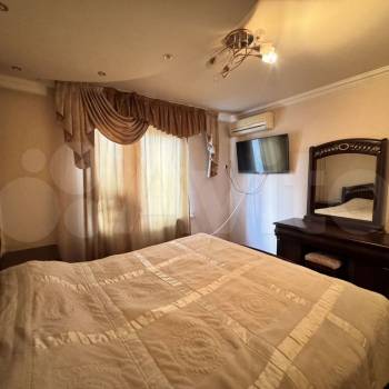 Продается Многокомнатная квартира, 72 м²