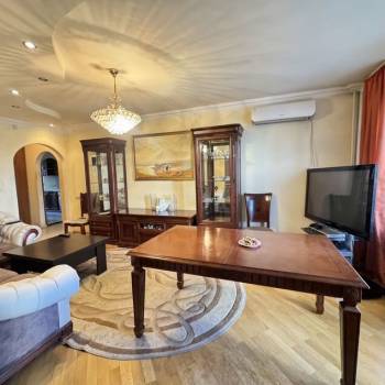 Продается Многокомнатная квартира, 72 м²