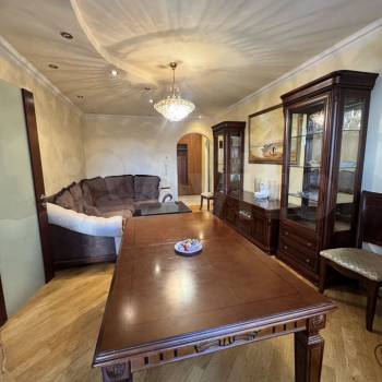 Продается Многокомнатная квартира, 72 м²