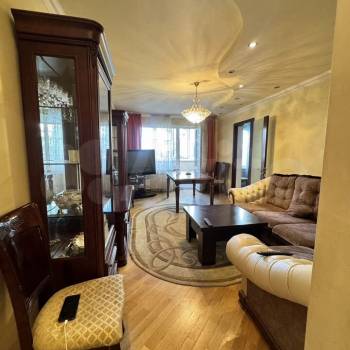 Продается Многокомнатная квартира, 72 м²