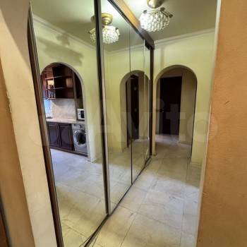 Продается Многокомнатная квартира, 72 м²