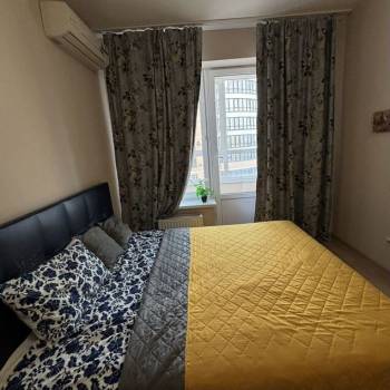 Сдается 1-комнатная квартира, 52 м²