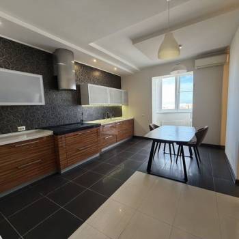 Продается 3-х комнатная квартира, 120,8 м²