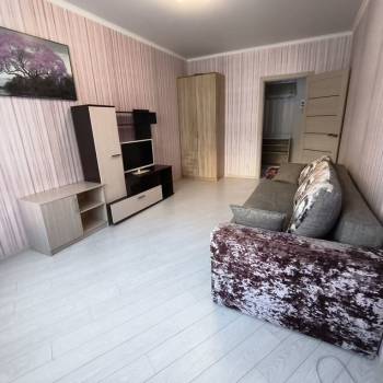 Продается 1-комнатная квартира, 42,4 м²