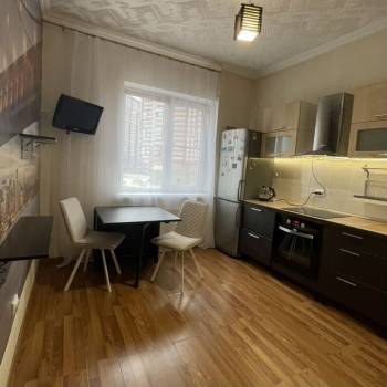 Сдается 1-комнатная квартира, 40 м²