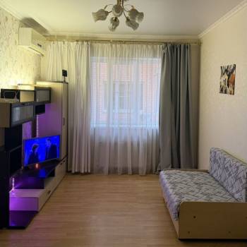 Продается 1-комнатная квартира, 38 м²