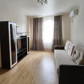 Сдается 1-комнатная квартира, 39 м²