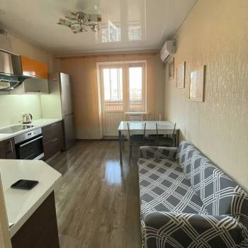 Сдается 1-комнатная квартира, 39 м²