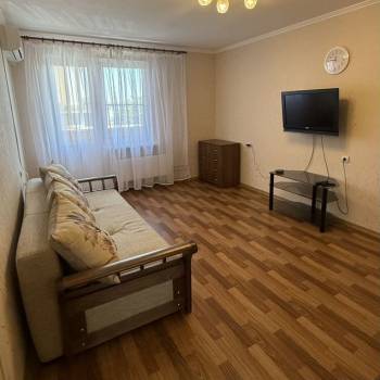 Продается 1-комнатная квартира, 38 м²