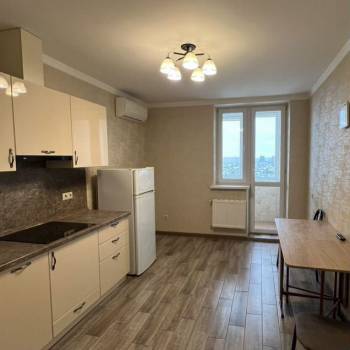 Сдается 1-комнатная квартира, 43 м²