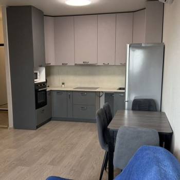 Сдается 2-х комнатная квартира, 65 м²