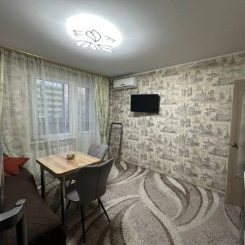 Сдается 1-комнатная квартира, 38 м²