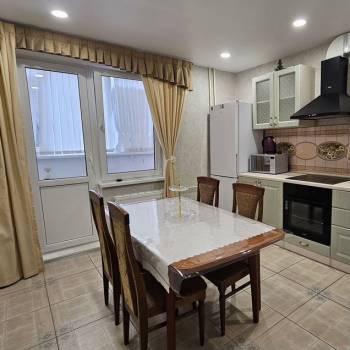 Сдается 2-х комнатная квартира, 60 м²