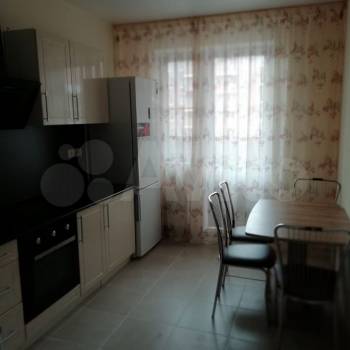 Сдается 1-комнатная квартира, 42 м²