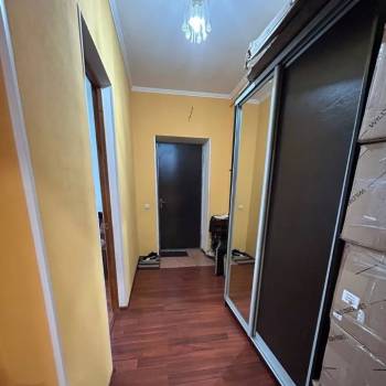 Продается 1-комнатная квартира, 42 м²