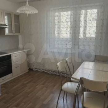 Сдается 1-комнатная квартира, 37 м²