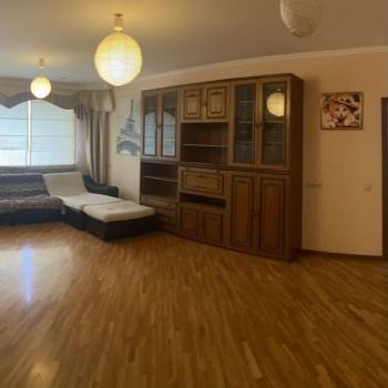 Сдается 2-х комнатная квартира, 80 м²