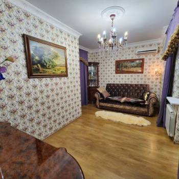 Продается Многокомнатная квартира, 83 м²