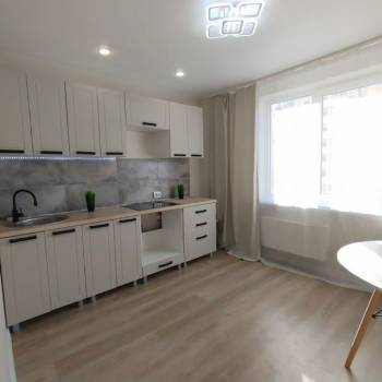 Продается 1-комнатная квартира, 38 м²