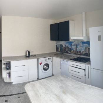 Сдается 1-комнатная квартира, 42 м²