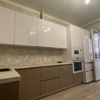 Продается 1-комнатная квартира, 50 м²