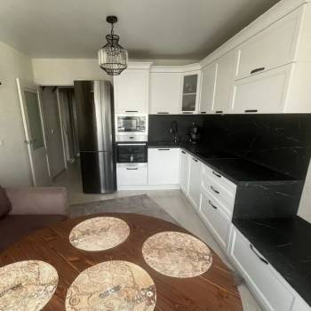 Продается 1-комнатная квартира, 63,9 м²