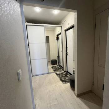 Продается 1-комнатная квартира, 63,9 м²