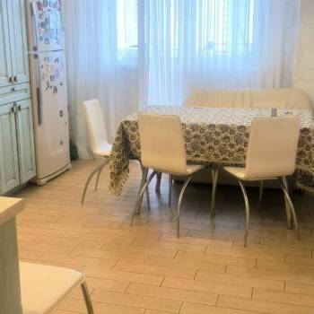 Продается 1-комнатная квартира, 54 м²