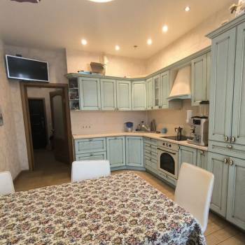 Продается 1-комнатная квартира, 54 м²