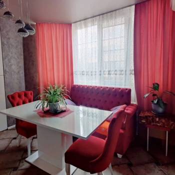 Продается 1-комнатная квартира, 46 м²