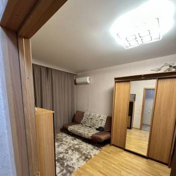 Продается 1-комнатная квартира, 40 м²