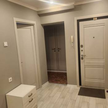 Продается Многокомнатная квартира, 81 м²