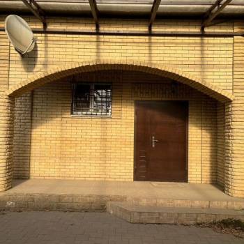 Продается Дом, 180 м²