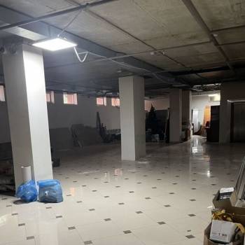 Сдается Нежилое помещение, 300 м²